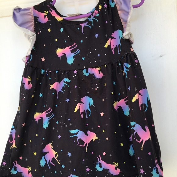 Outfit - Picture 2 of 2